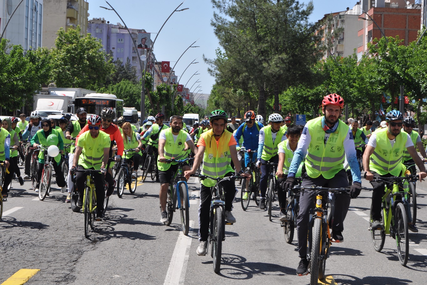 Sağlıklı yaşam için pedal çevirdiler