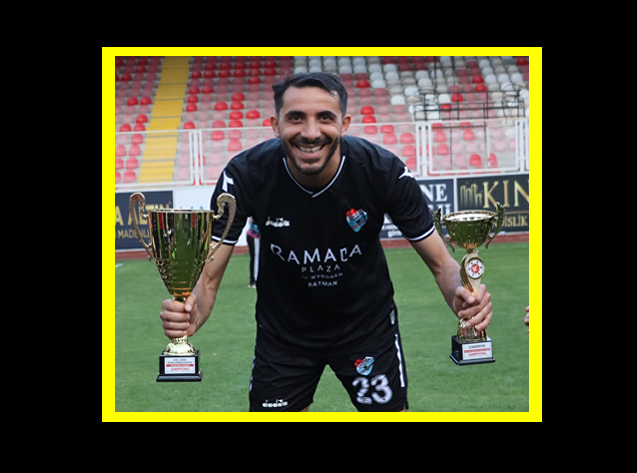 1 sezonda 2 farklı takımda çifte şampiyonluk yaşadı