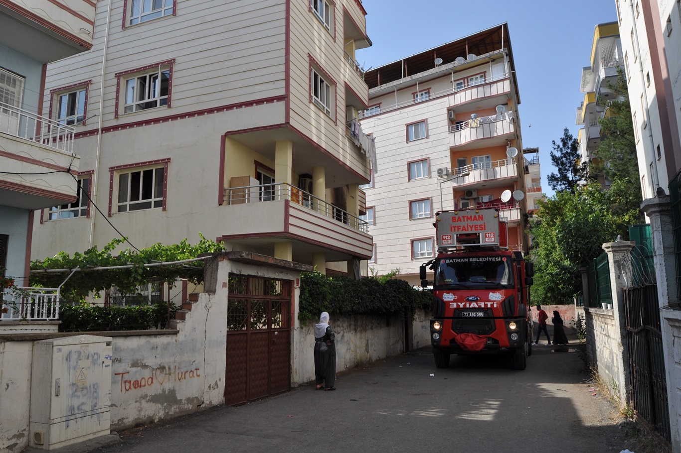 5 katlı apartmanda yangın! Facianın eşiğinden dönüldü
