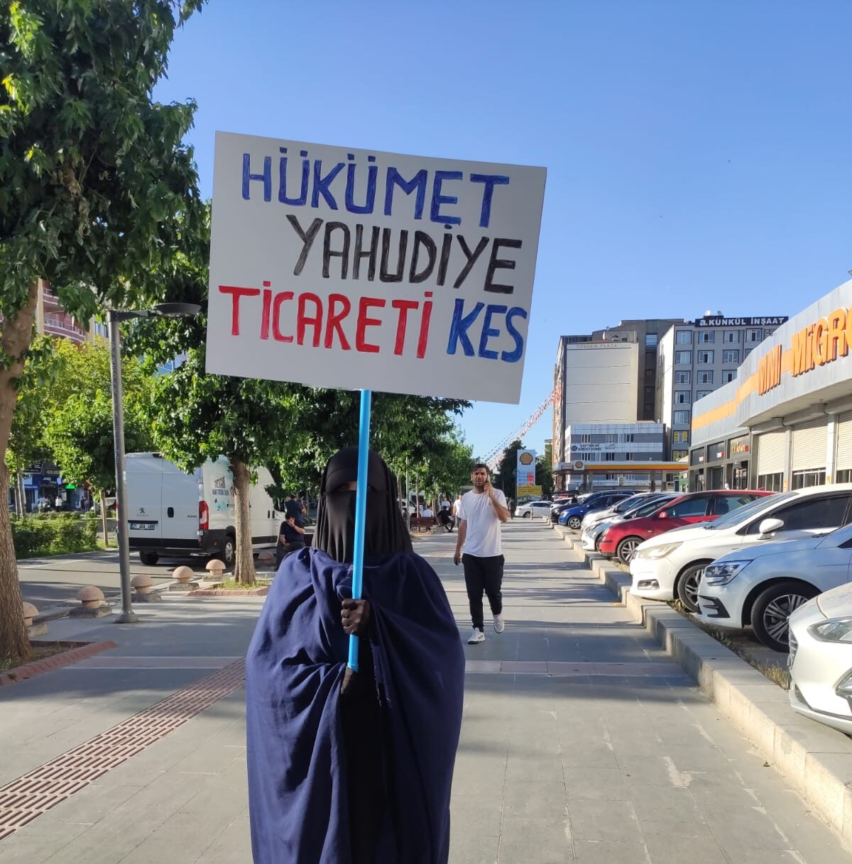 BATMAN’DA TEK KİŞİLİK EYLEM!