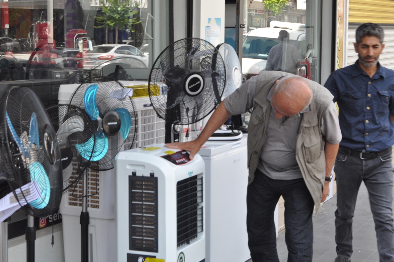 Vantilatör ve sulu klimalara rağbet arttı