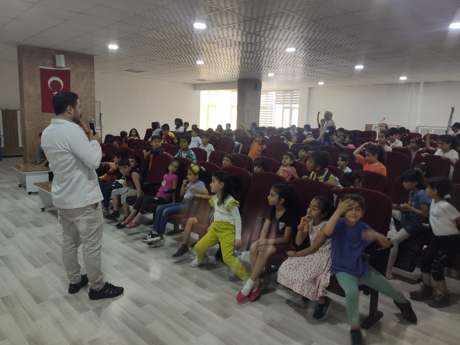 Öğrencilere ücretsiz diş tedavisi ve eğitim