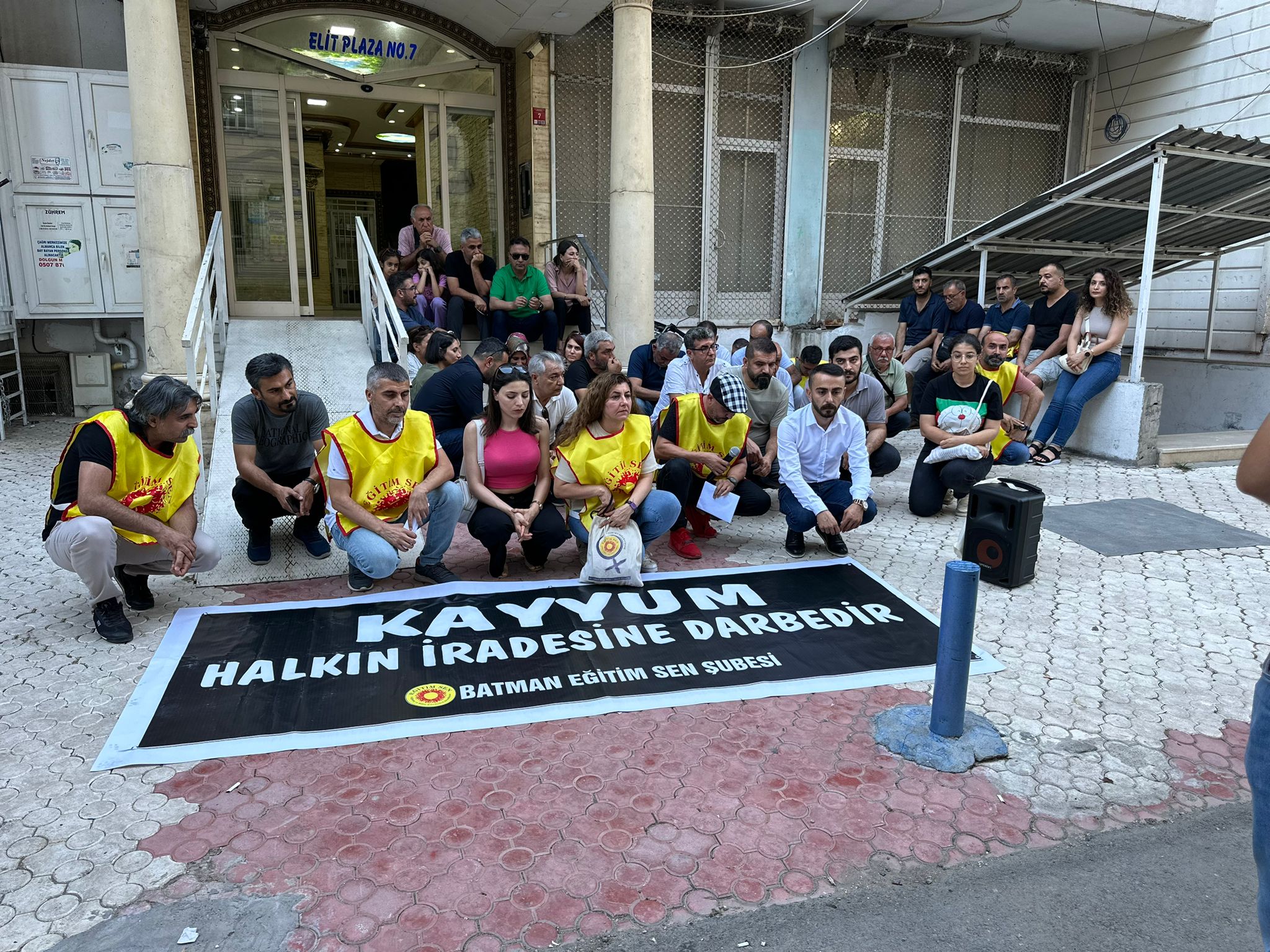“Halkın iradesinin gasp edilmesine son verilmelidir”