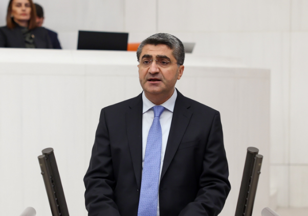 Ekmen’den Hulusi Akar’a dikkat çekici sorular