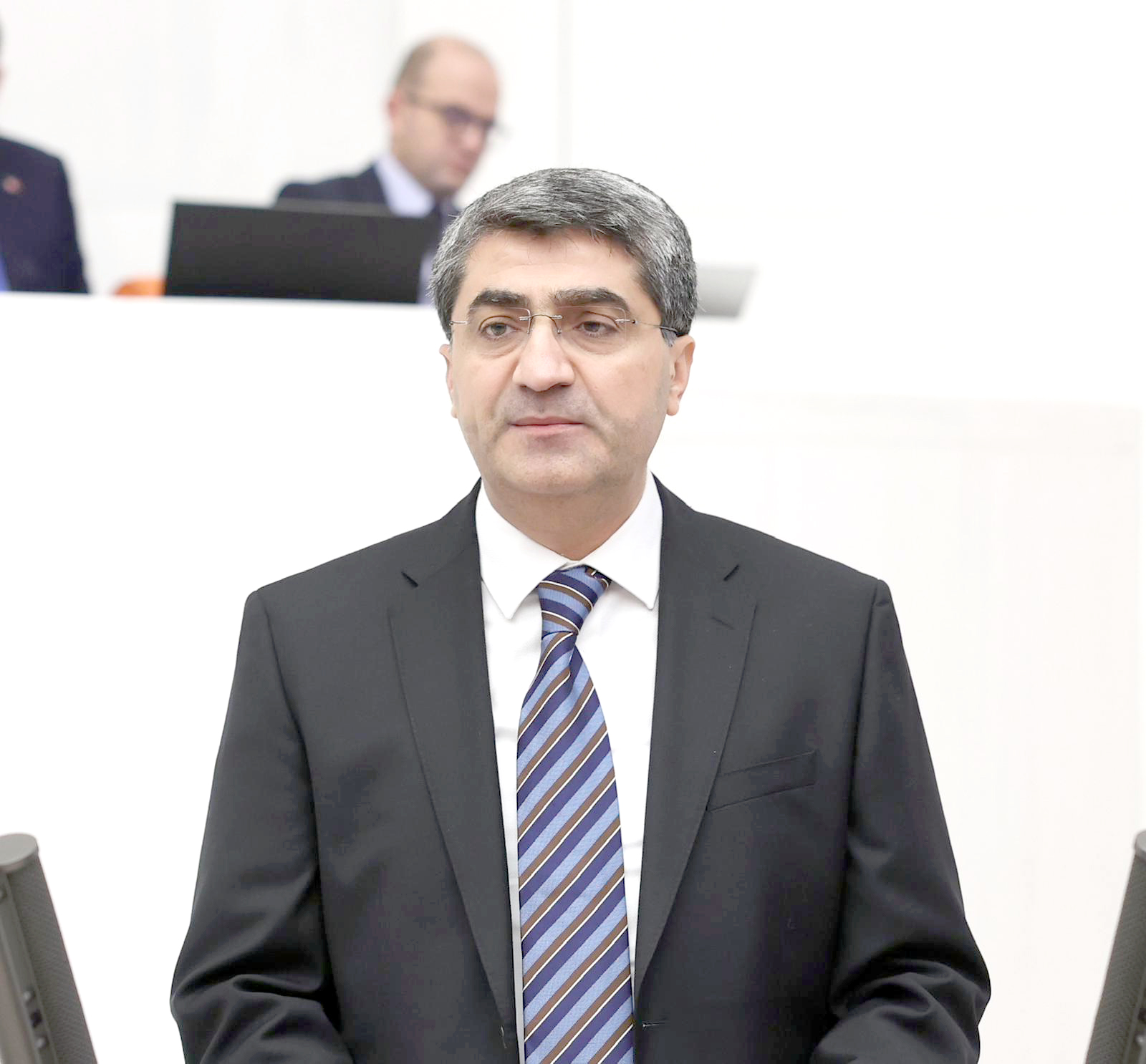 Ekmen, eğitimde fahiş fiyat artışlarını gündeme getirdi