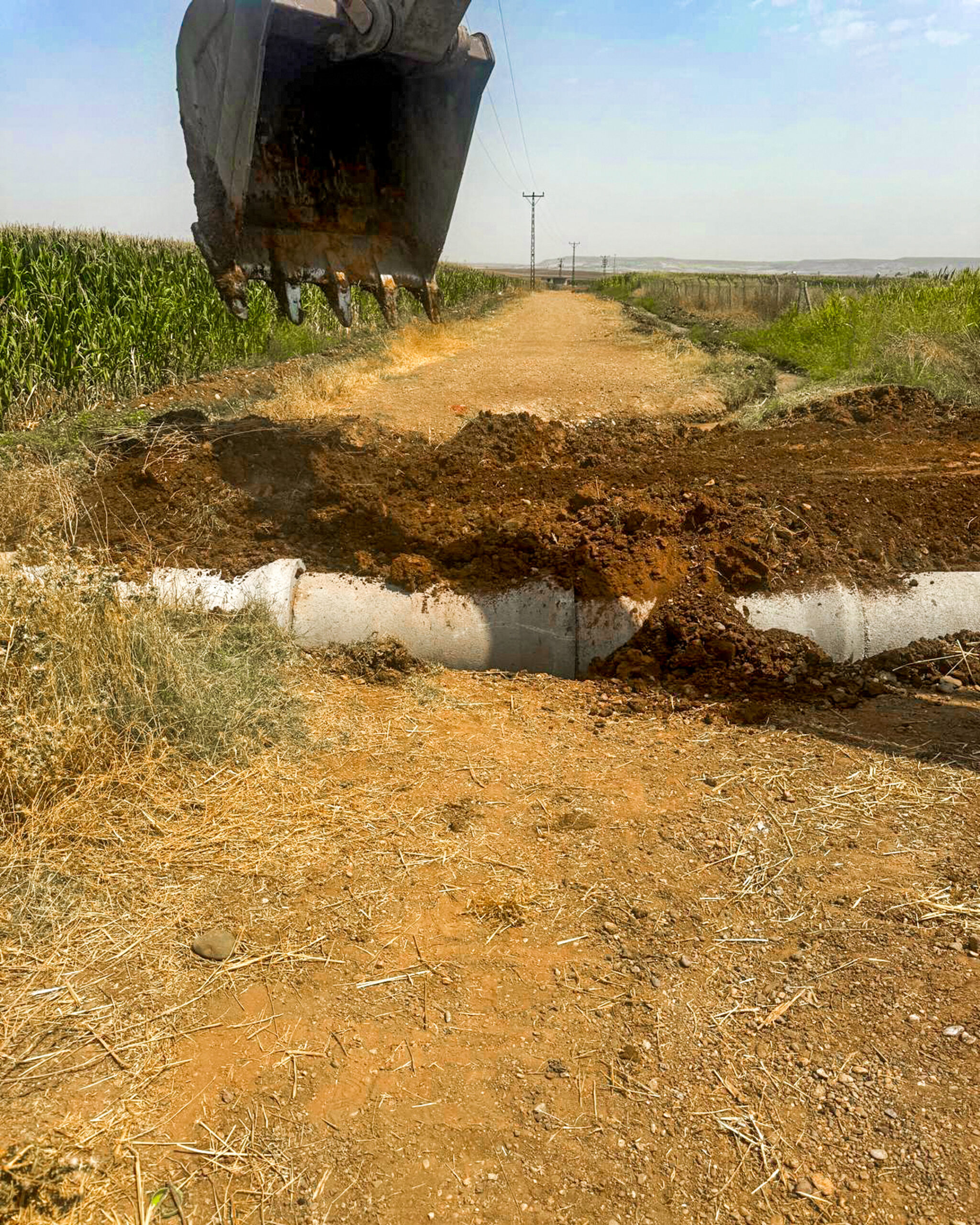 İki köy arasına büz çalışması