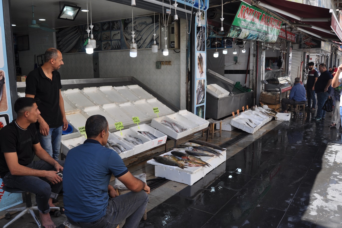 Balık sezonu kapanınca tezgahlar boşaldı