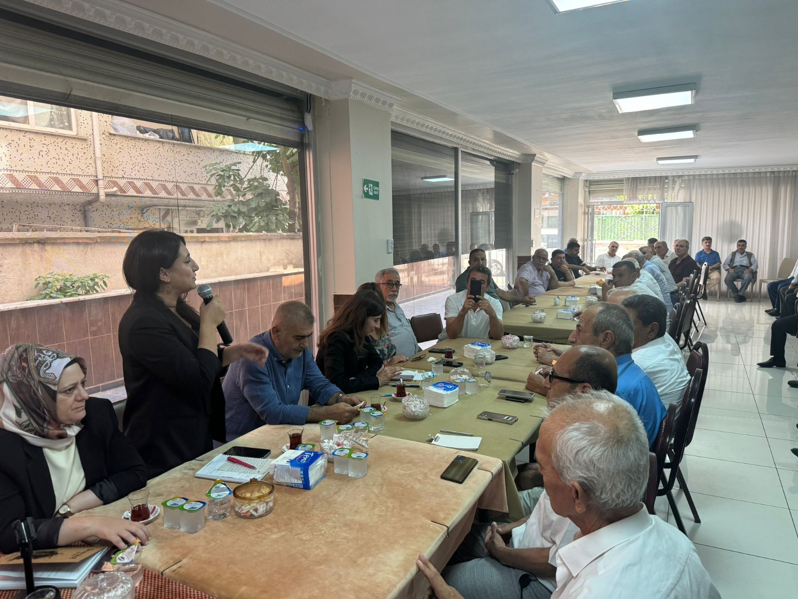 DEM Parti Batman Heyeti İstanbul’da Derneklerle Buluştu