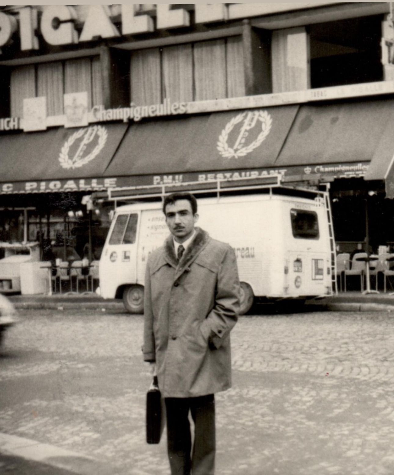 Türkiye Kozmetik Sektörünün İkonu ve Mirası: Halil Akat