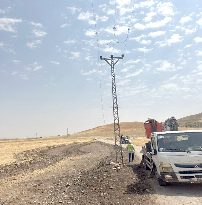 Dicle Elektrik’ten Köy İçi Şebeke Yenileme Çalışmaları
