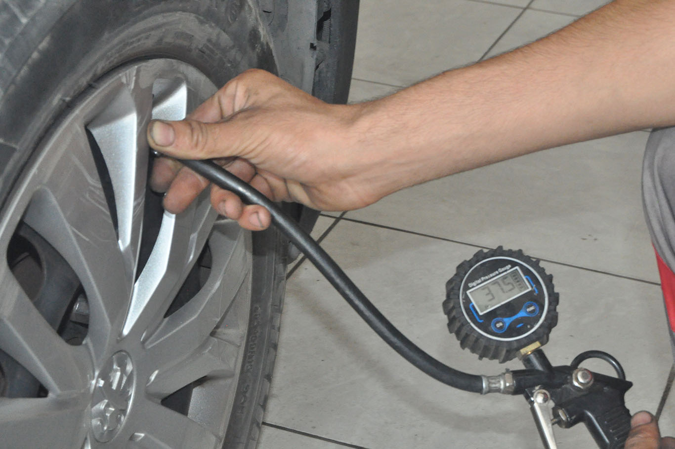 Lastik basıncının önemi ve sürüş performansına etkileri