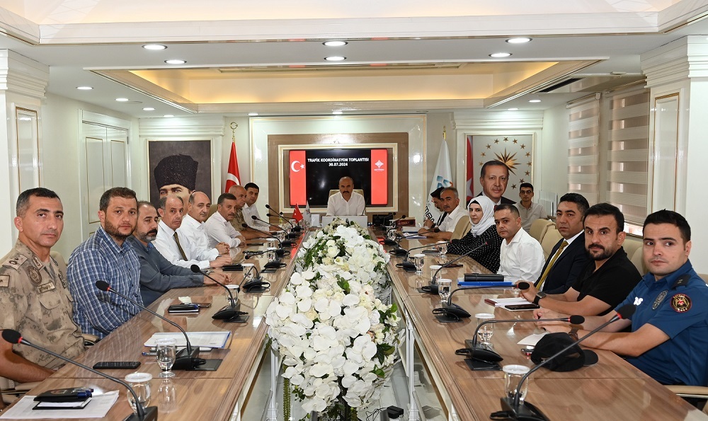 Vali Canalp, yol çalışmalarının başlaması için talimat verdi