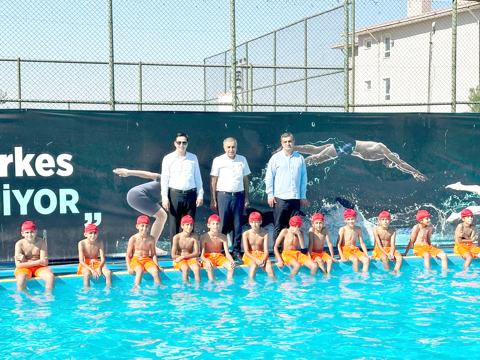 Gercüş’te ‘Yüzme Bilmeyen Kalmasın’ Projesi Büyük İlgi Gördü