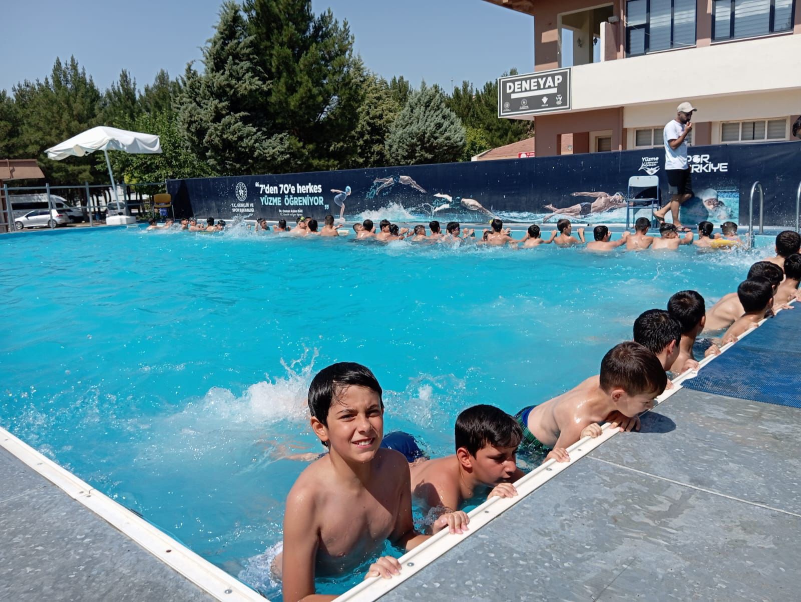 Batman’da Portatif Havuzlarla Yüzme Eğitimi