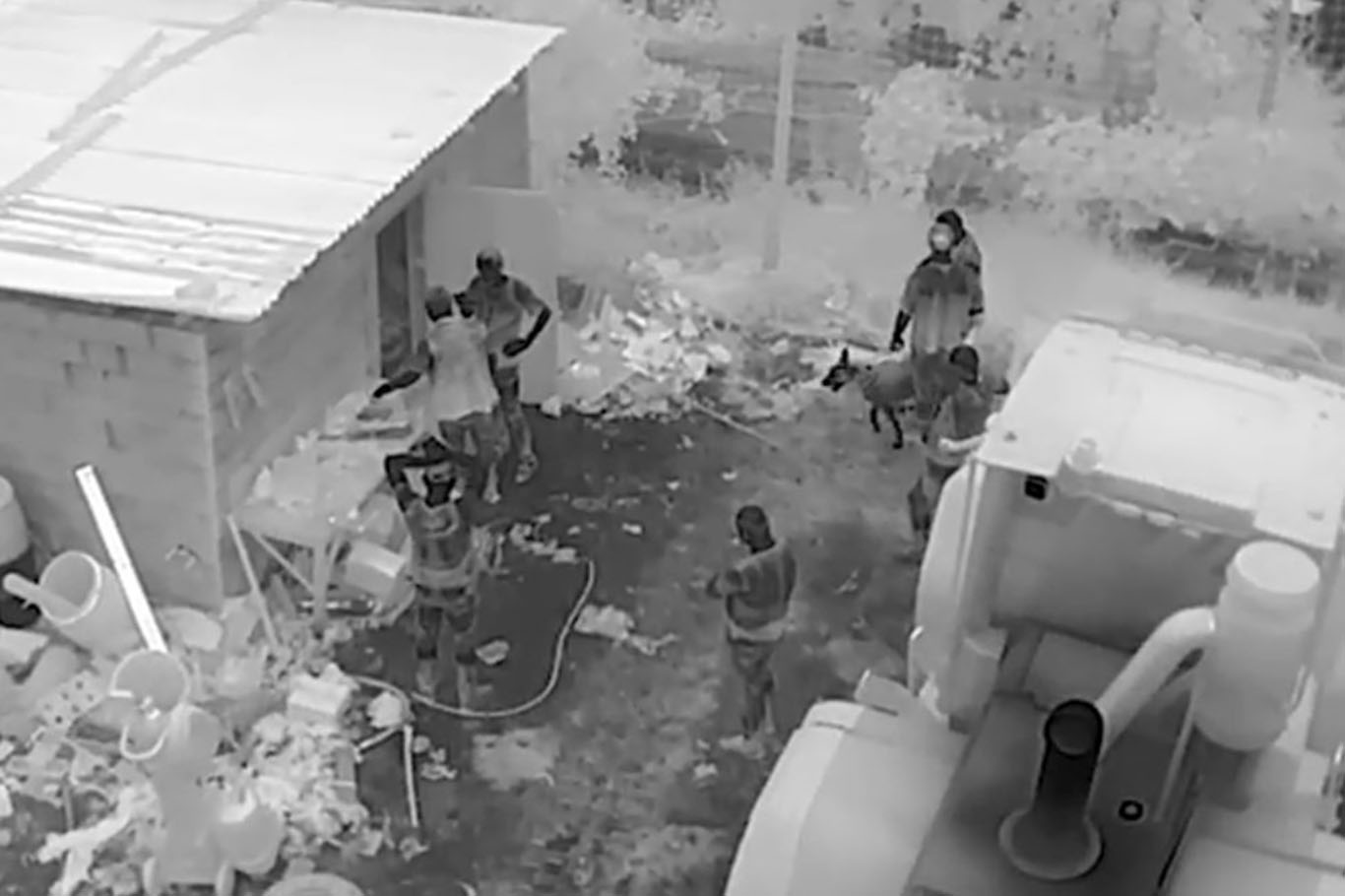 Briket fabrikasında uyuşturucu ve silah operasyonu