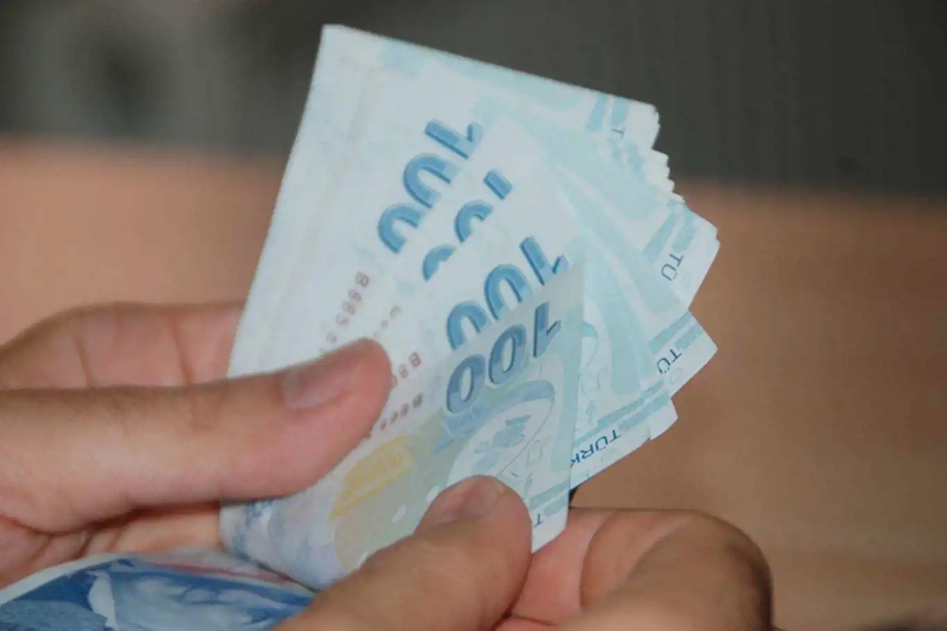 Bakan Göktaş: Yaşlı ve Engelli Aylığı Hesaplara Yatırılacak