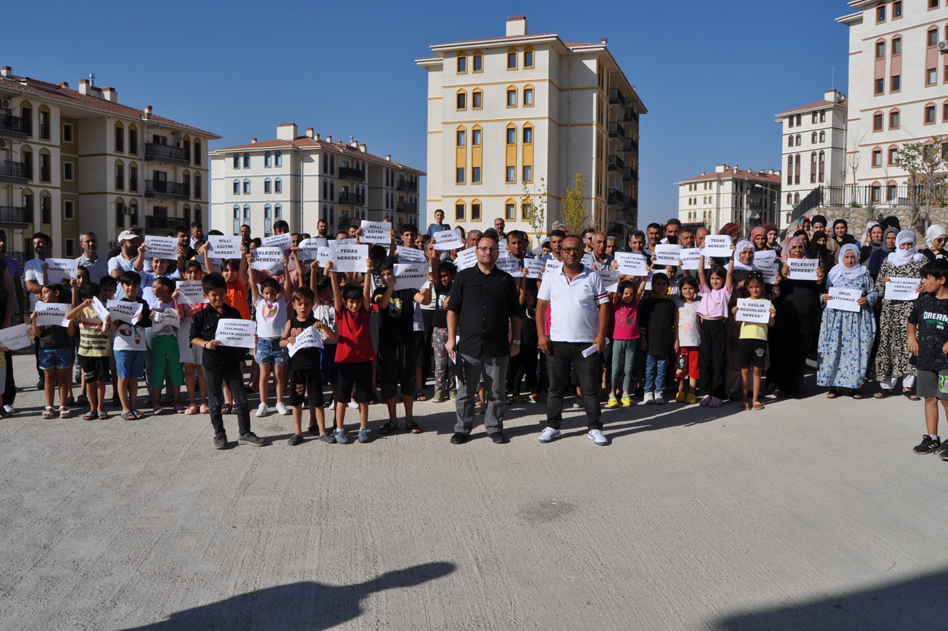 Ciğerlo TOKİ Sakinleri: “Sorunlar Büyüyor, Yetkililer Sesimizi Duyun”