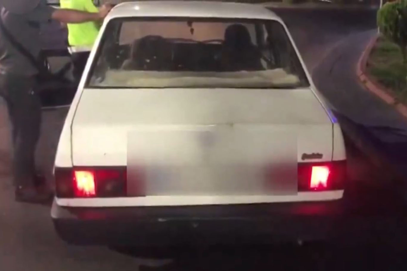 Abartı egzoz kullanan araç trafikten men edildi