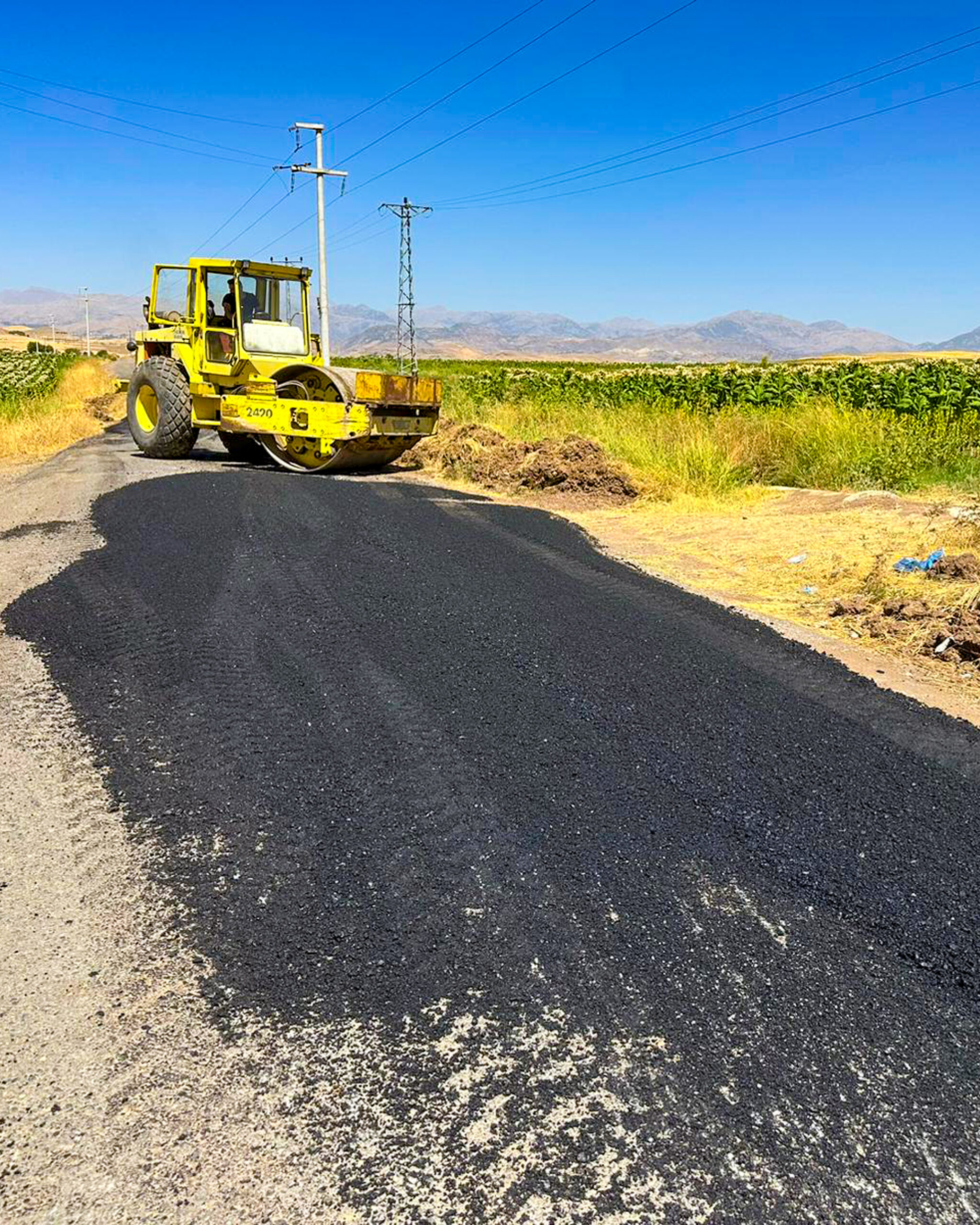 Köy Yollarında Asfalt Yama Çalışmaları Devam Ediyor