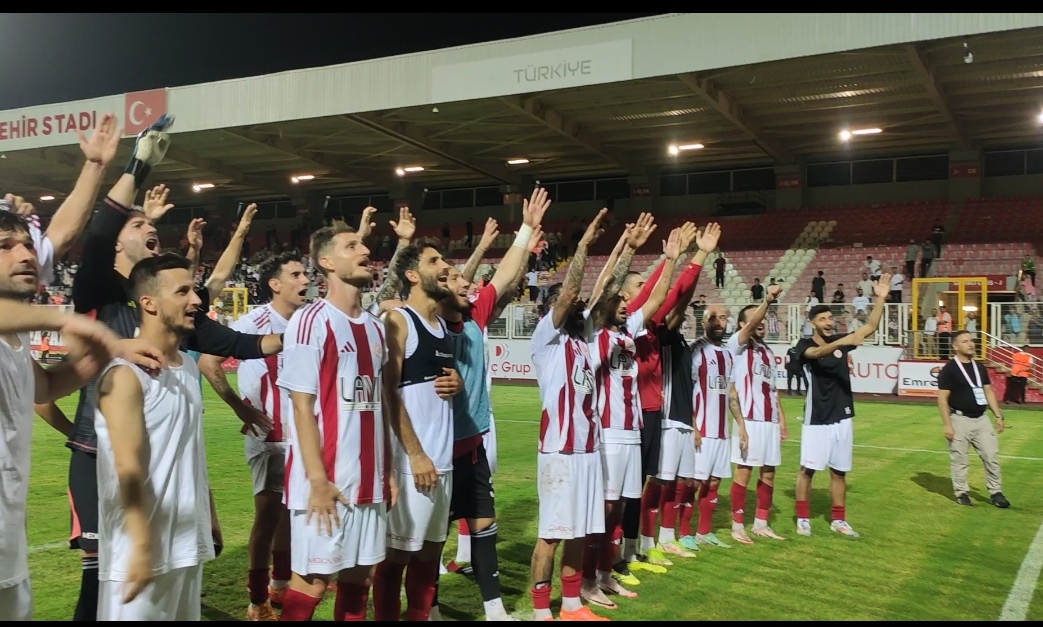 Petrolspor, lige 3 puanla başladı