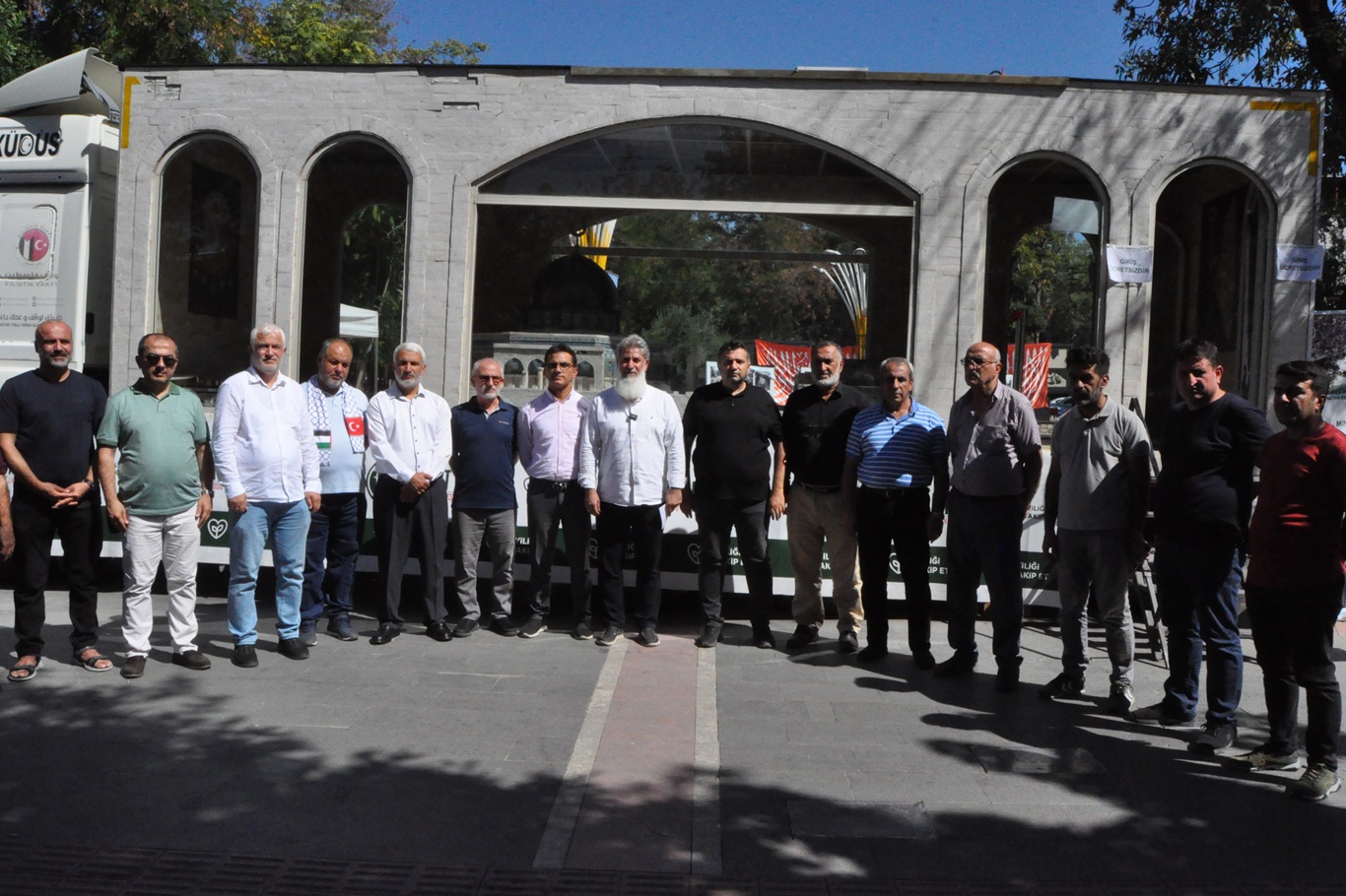 İslami STK’lar: Gazze için meydanlara inmeye devam edeceğiz