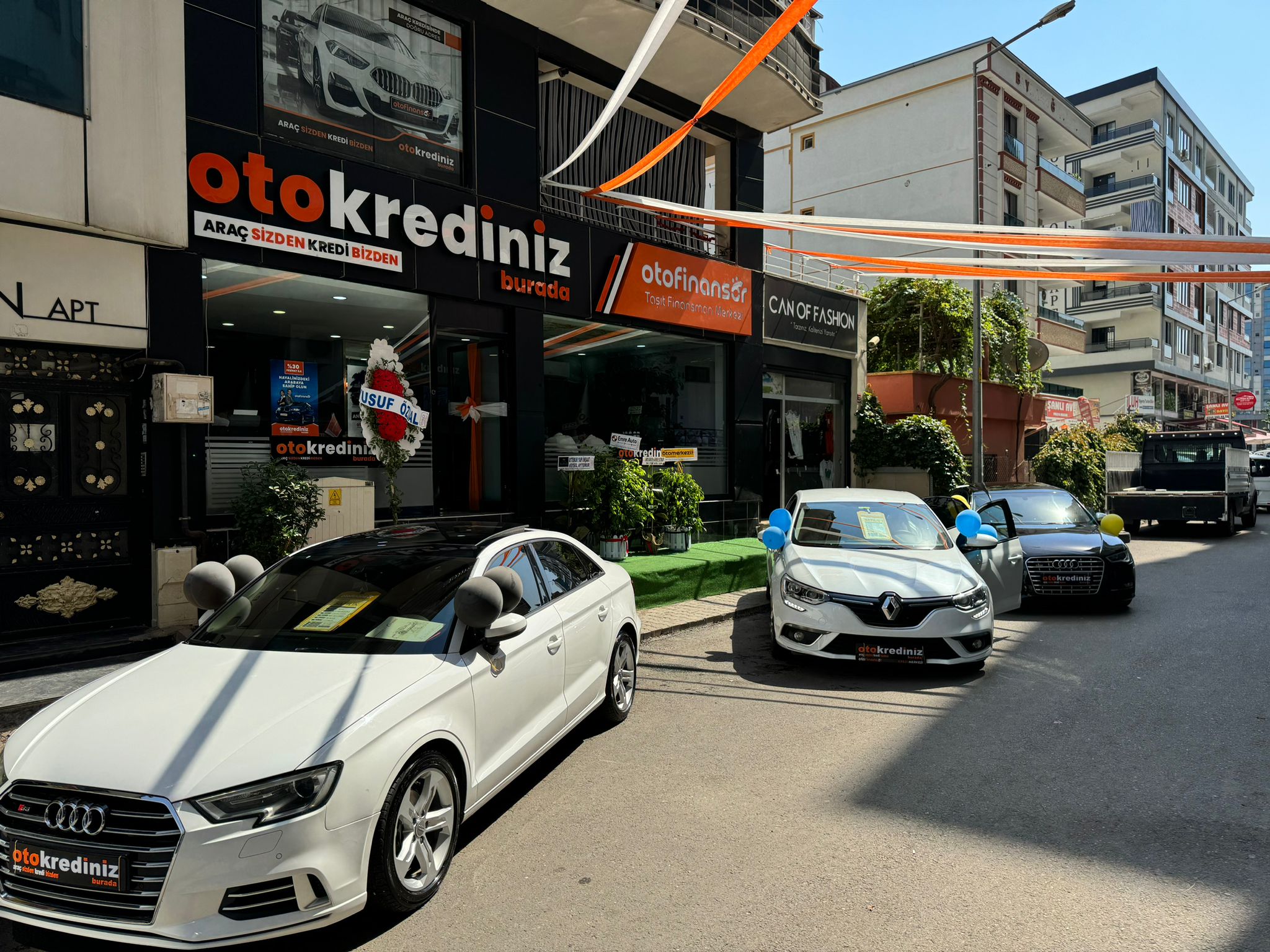 Otofinansör araç kredi merkezi açıldı