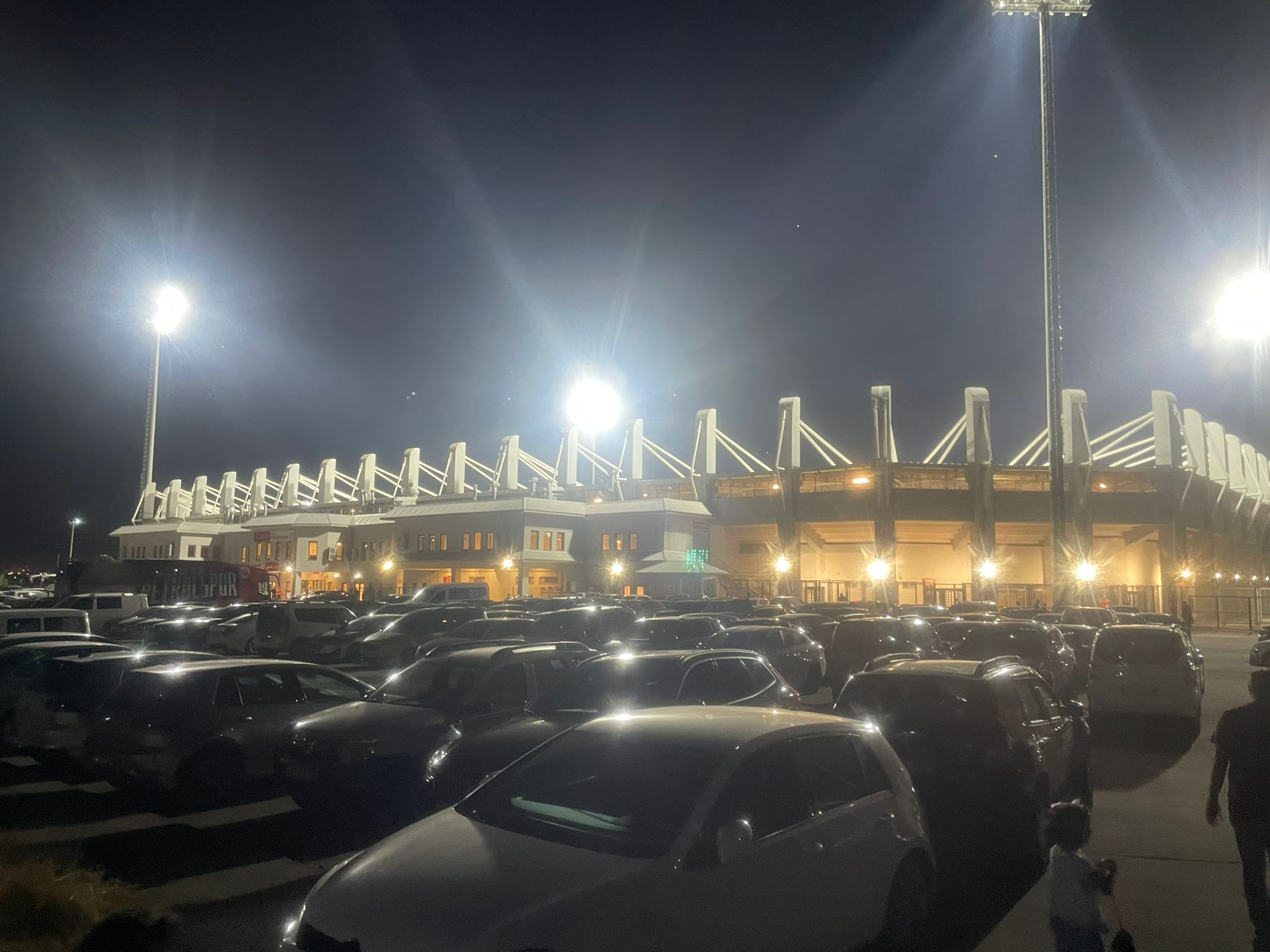 Batman Stadı’nda acil durumlarda geçiş zorluğu