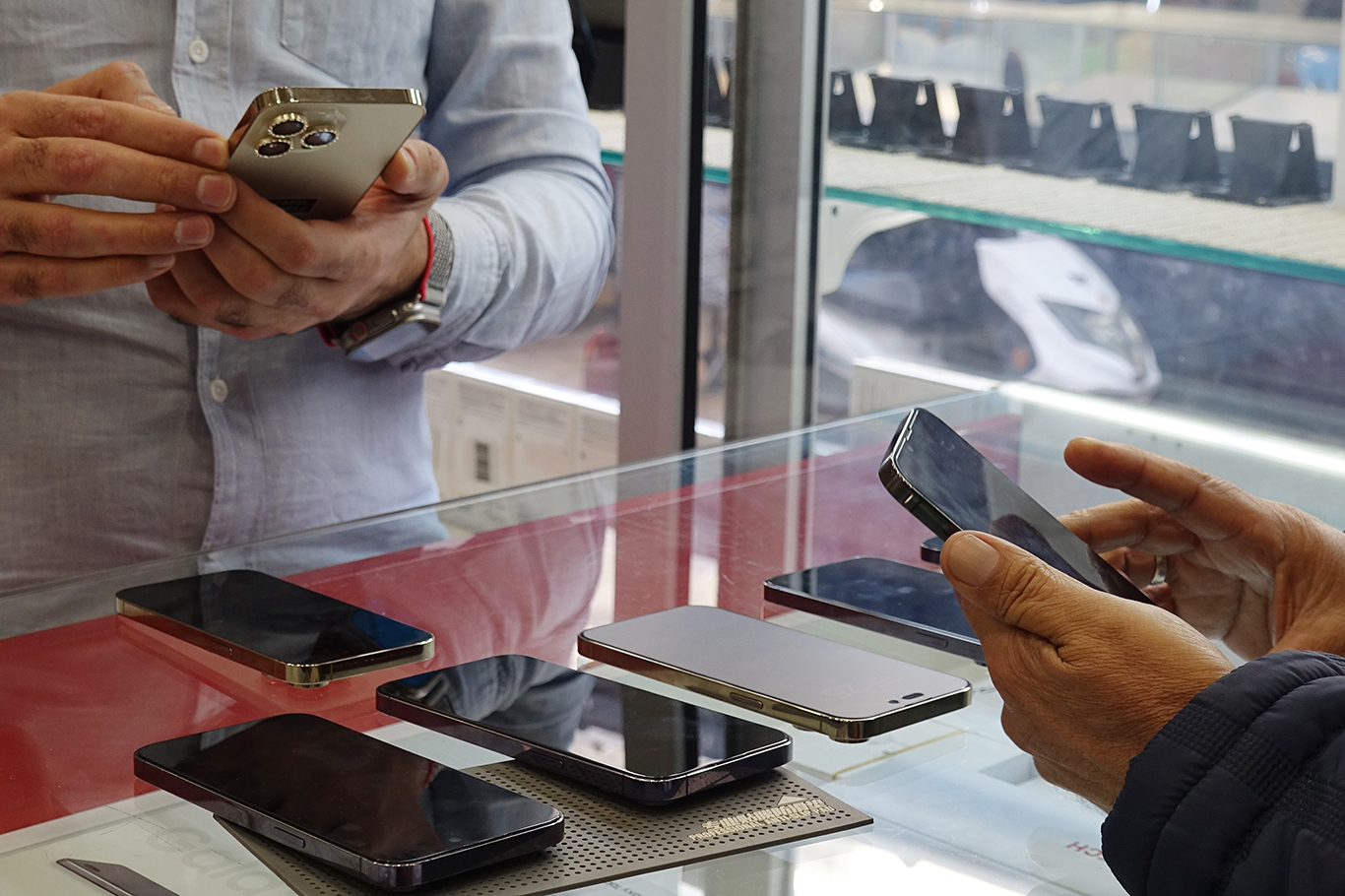 Vatandaşlar, artan GSM fiyatlarından şikayetçi!