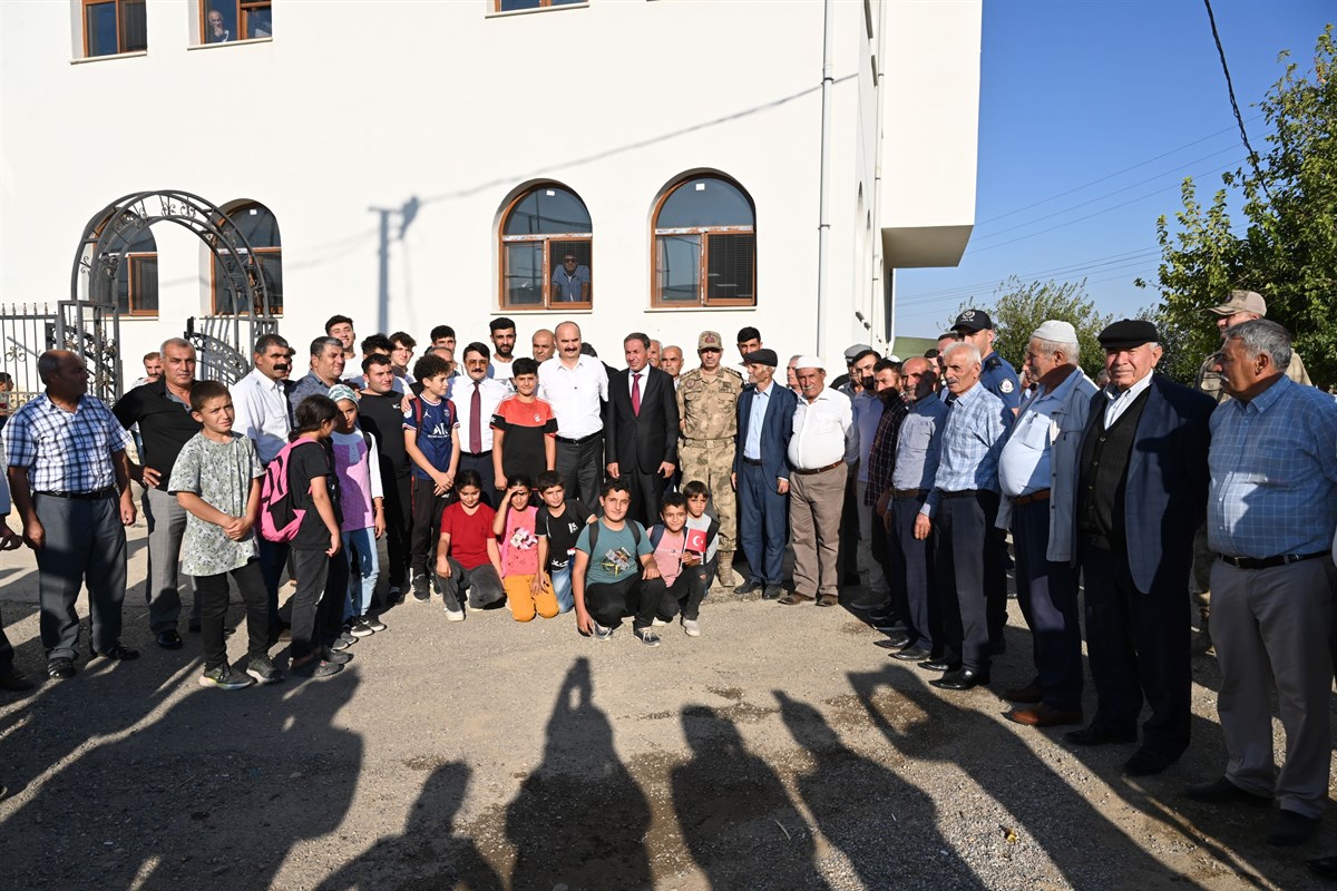 Vali Canalp, Batman’ın 293 Köyünü Ziyaret Etti