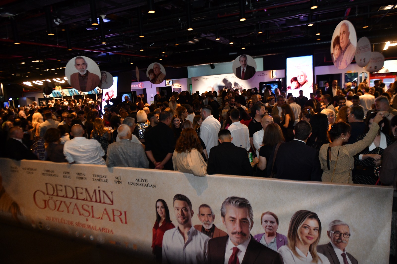 Batmanlı Yönetmenin Film Gala Gecesine Yoğun İlgi