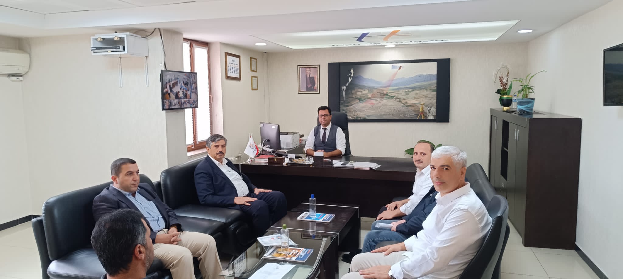 Esnafın Tapu Sorununu Çözmek İçin Çalışıyor 