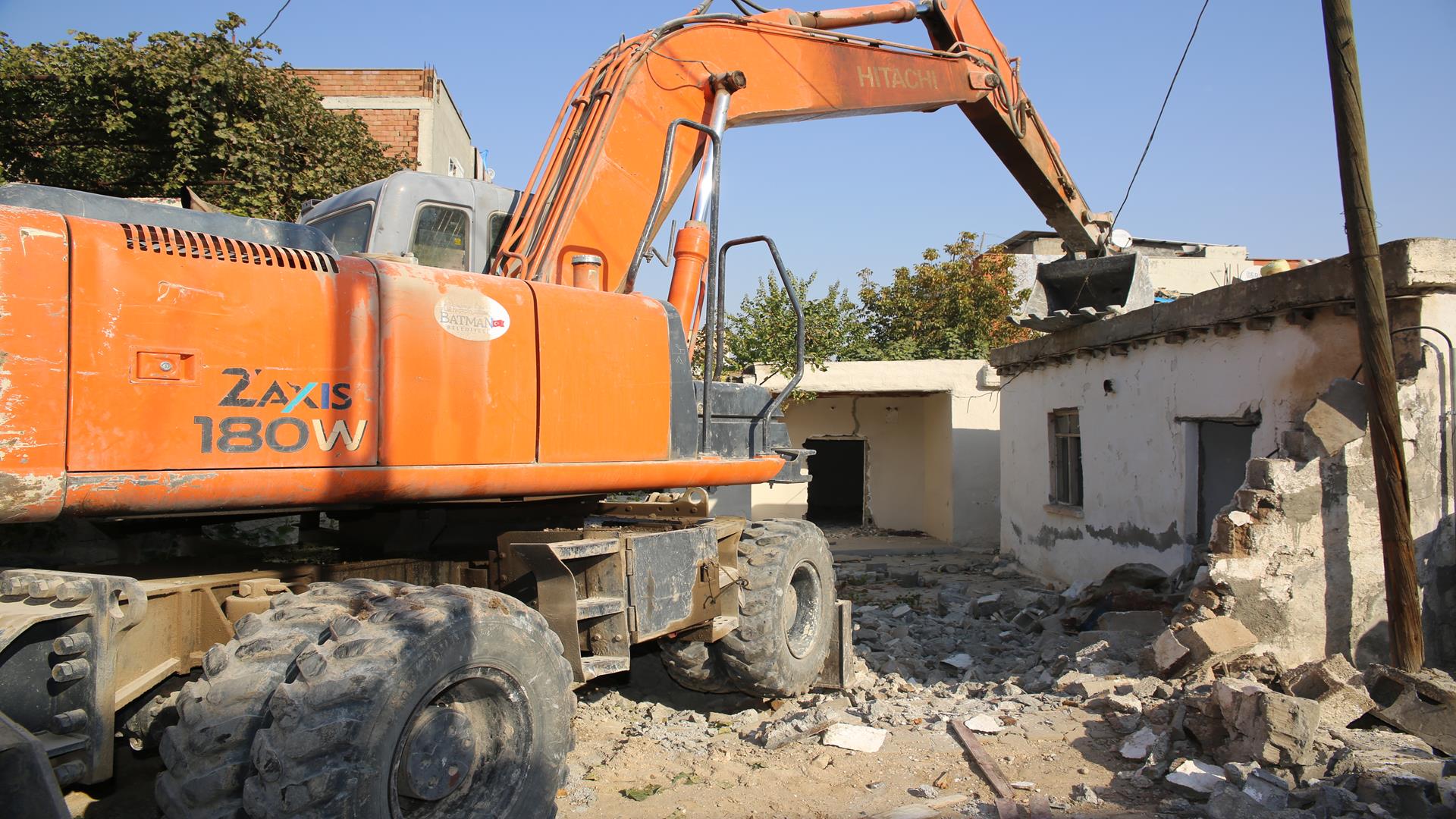 Metruk Yapılara Kontrollü Yıkım