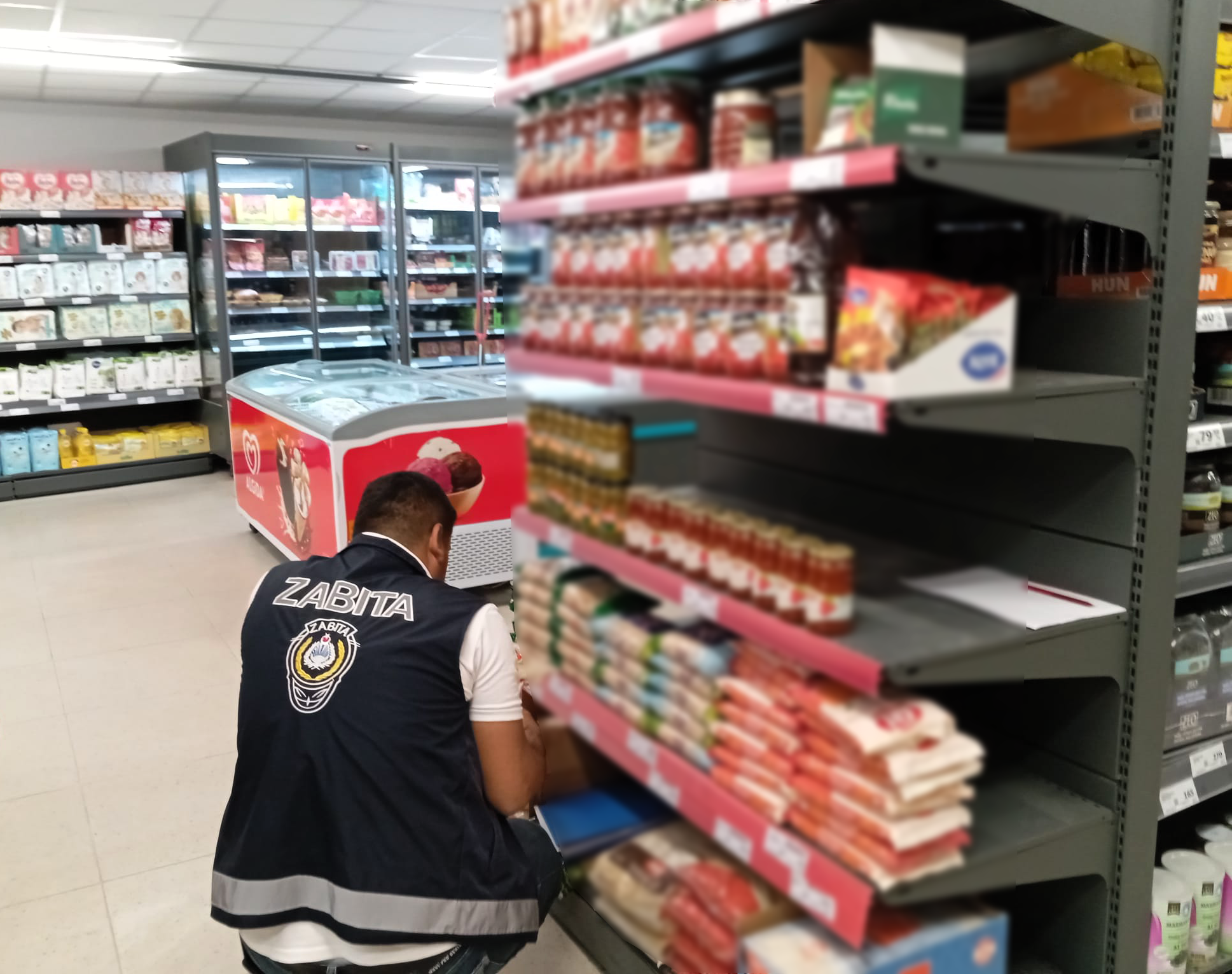 Market Denetimlerinde Bozuk Gıdalar İmha Edildi