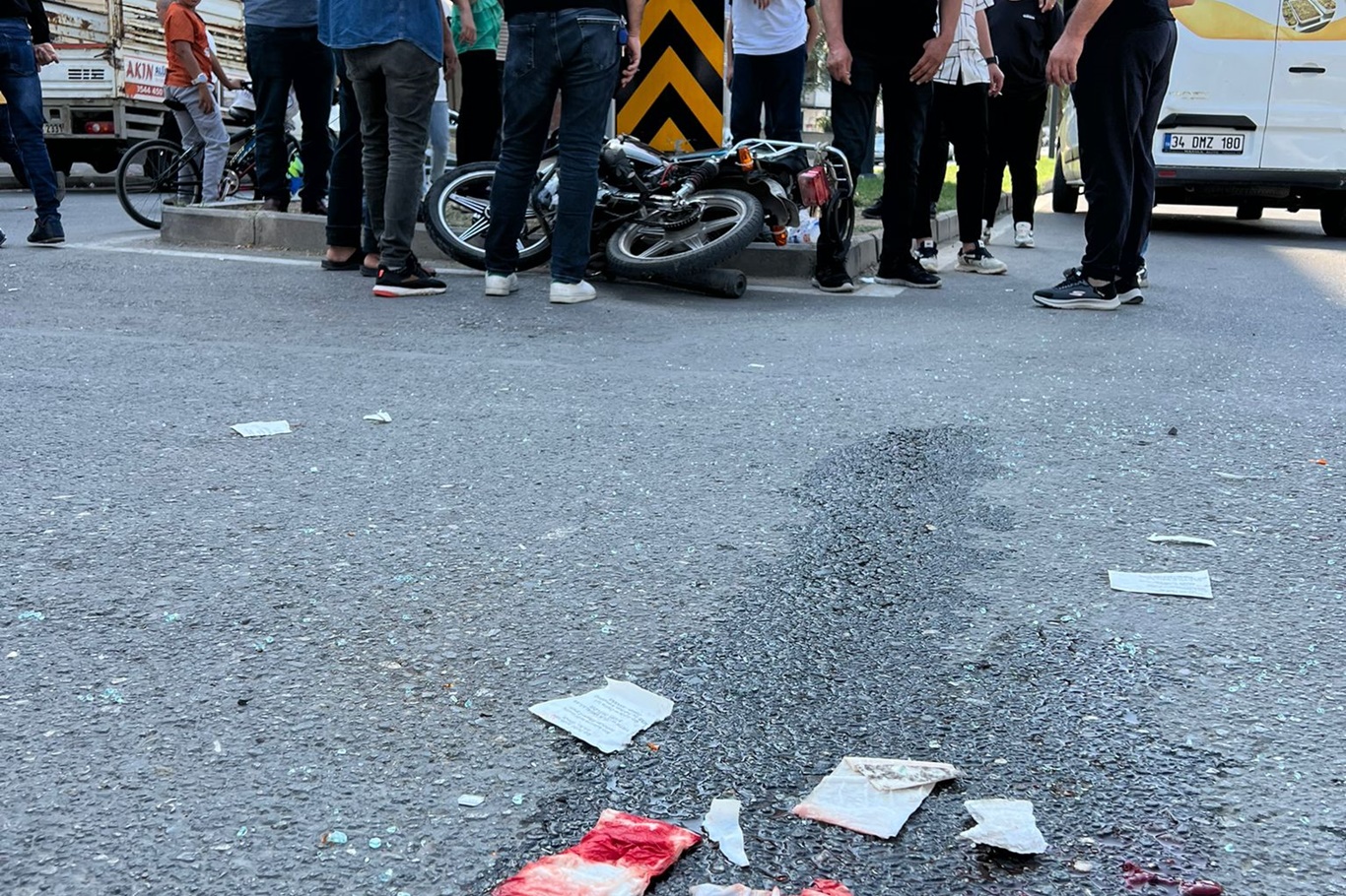 Otomobil ile Motosiklet Çarpıştı: 1 Ağır Yaralı