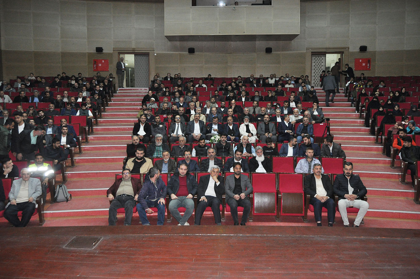 “Beraber Çalışma Kültürü ve Allah ile Ticaret” paneli düzenlendi