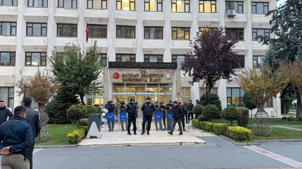 SONDAKİKA! BATMAN BELEDİYESİ’NE KAYYUM ATANDI