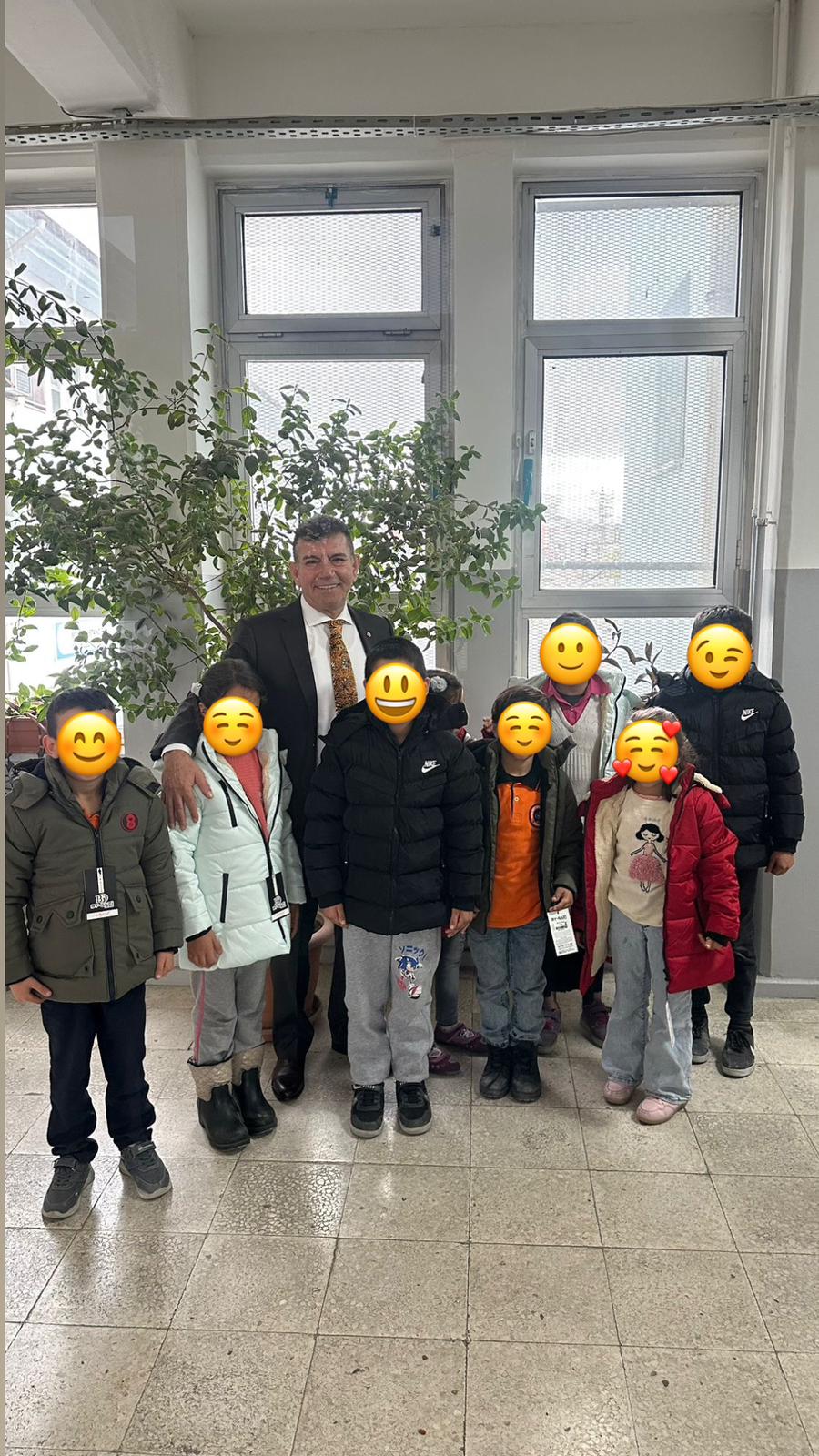 BATSO’dan ihtiyaç sahibi öğrencilere mont yardımı