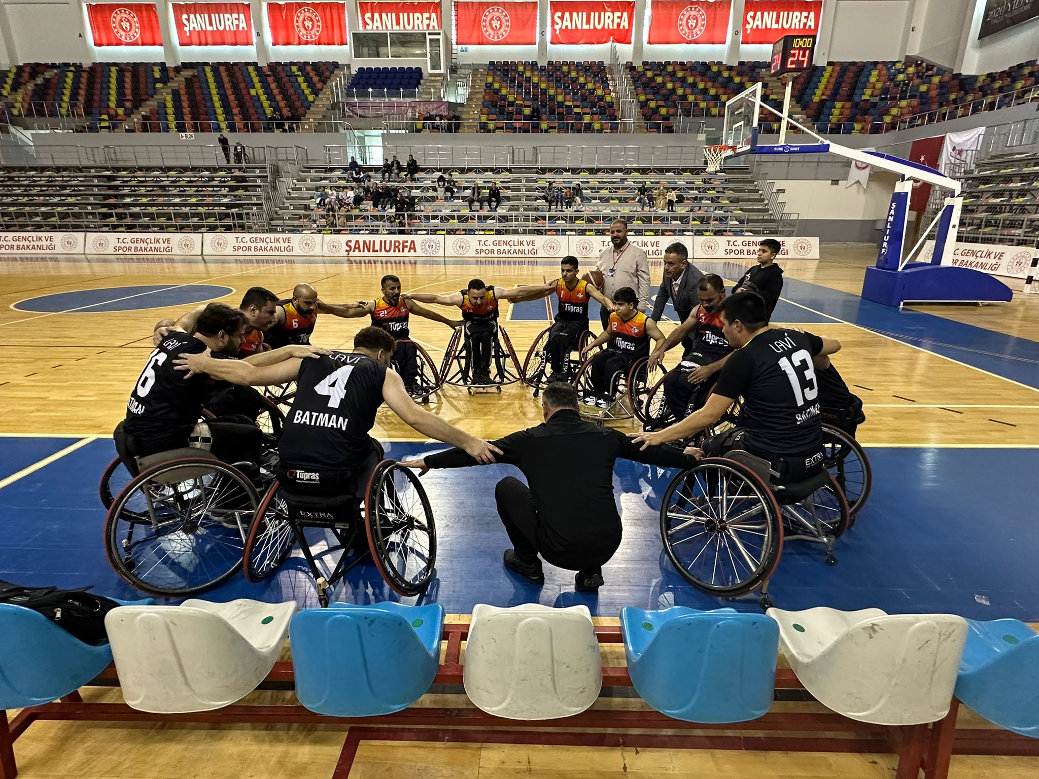 Engelli Basketbol takımı ligdeki ilk yenilgisini aldı