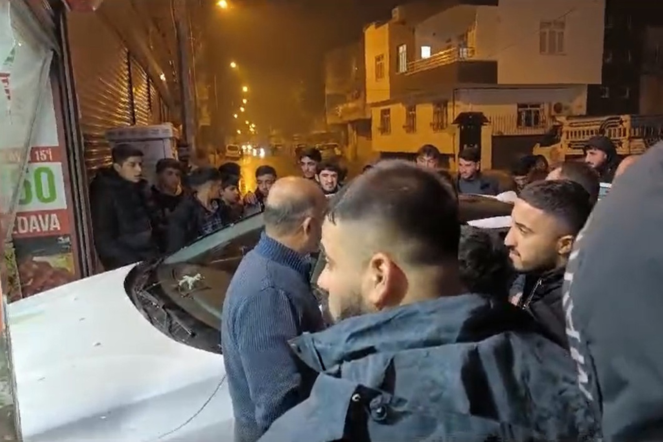 Sürücüsünün Kontrolünden Çıkan Araç Markete Daldı