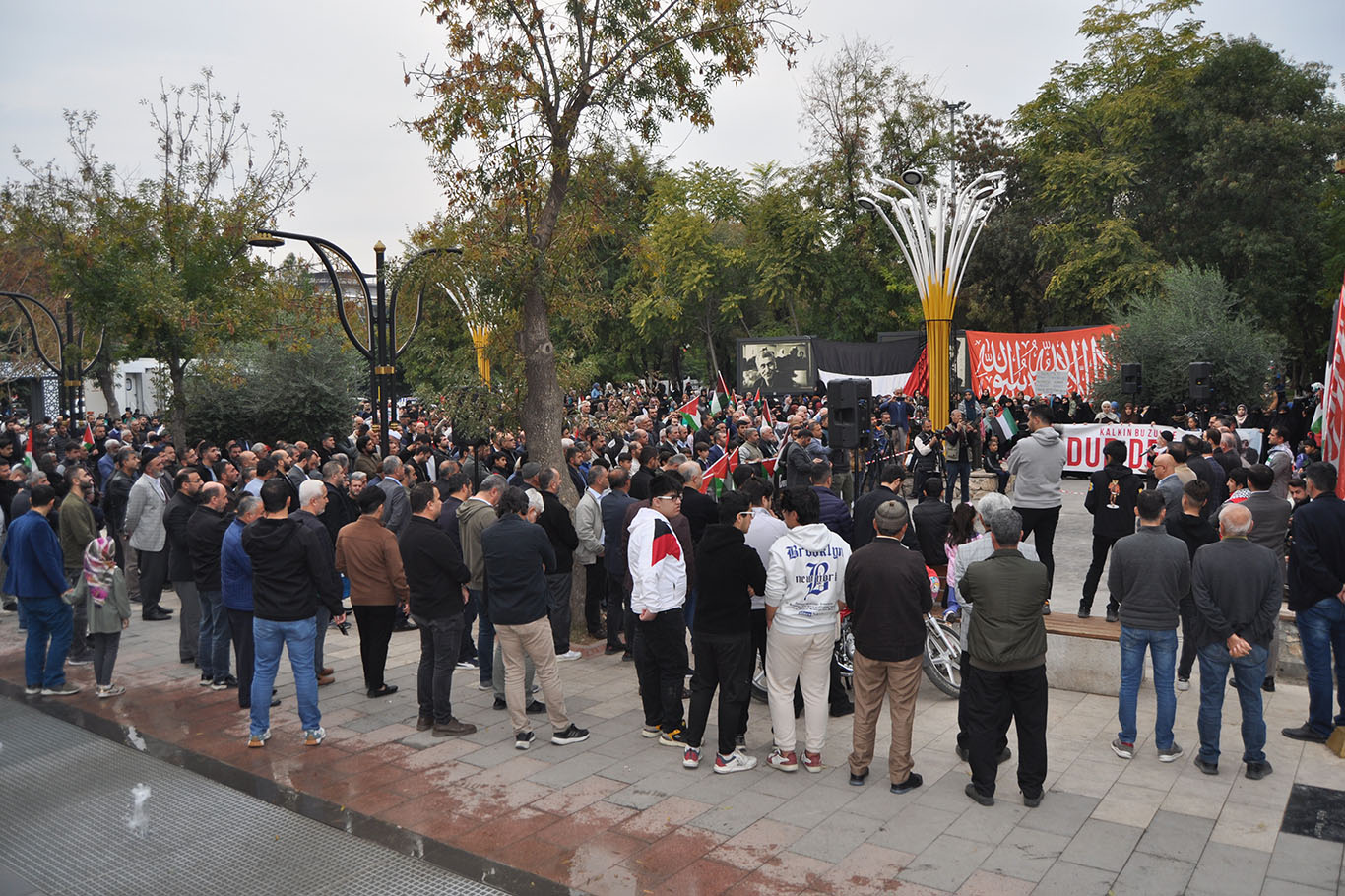 Batman’da Binler Filistin’e Destek İçin Toplandı