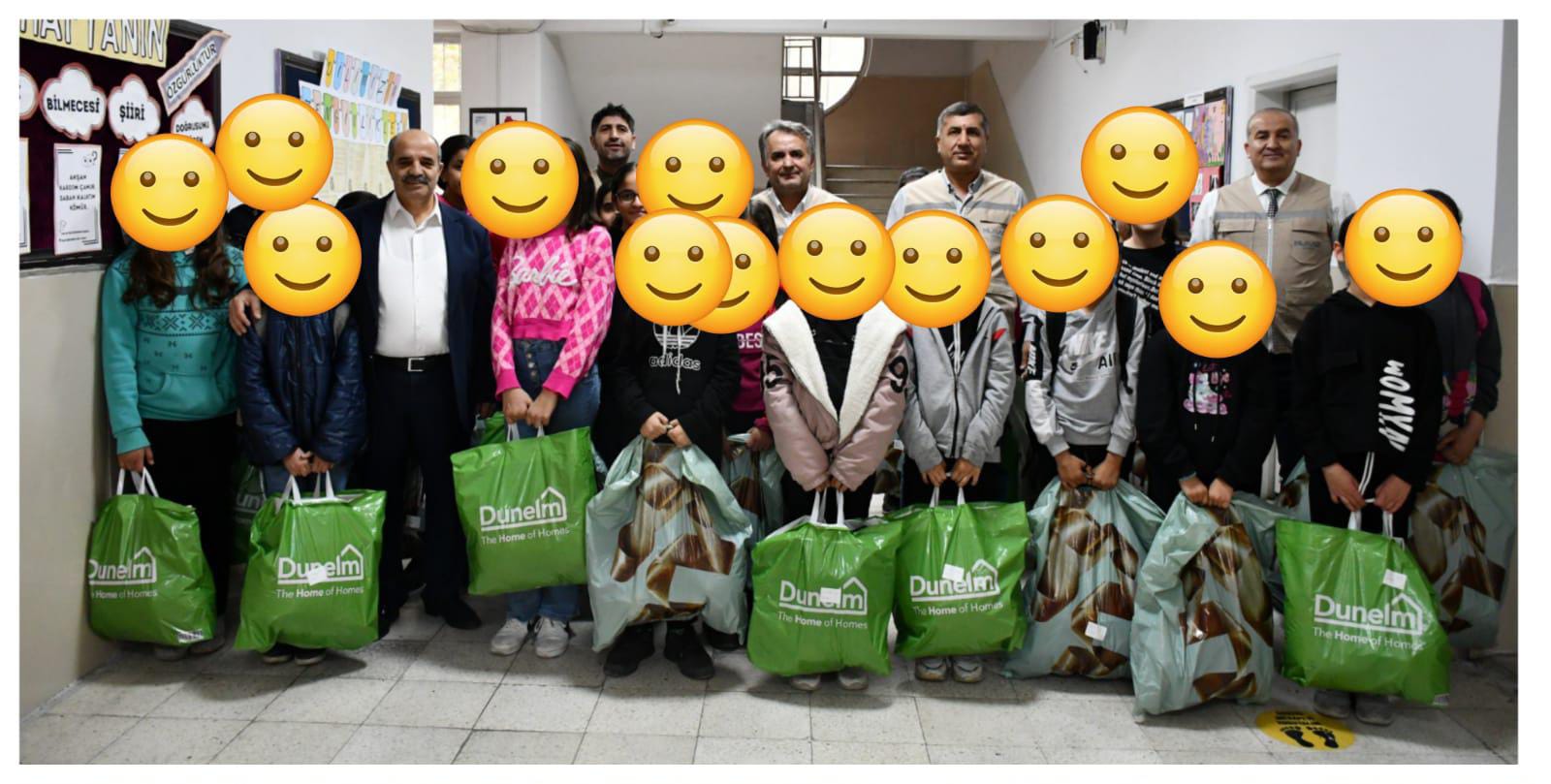 MÜSİAD’dan İhtiyaç Sahibi Öğrencilere Kışlık Giysi Yardımı