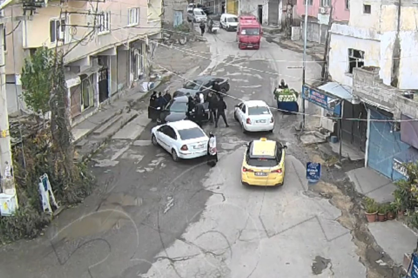 İş Yerlerinden Hırsızlık Yapan 4 Kişi Tutuklandı