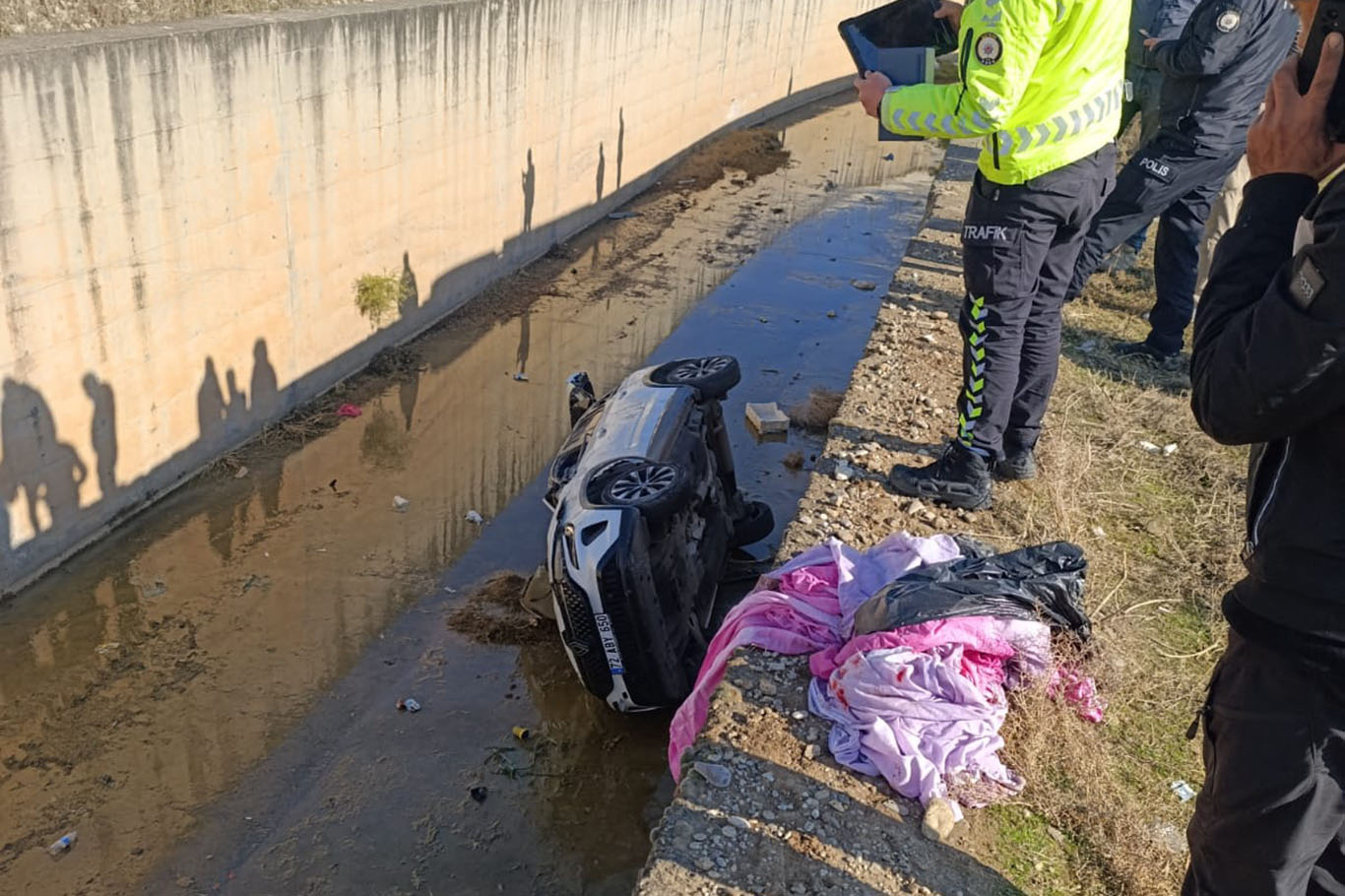 Batman’da Otomobil Dereye Düştü, Sürücü Hayatını Kaybetti