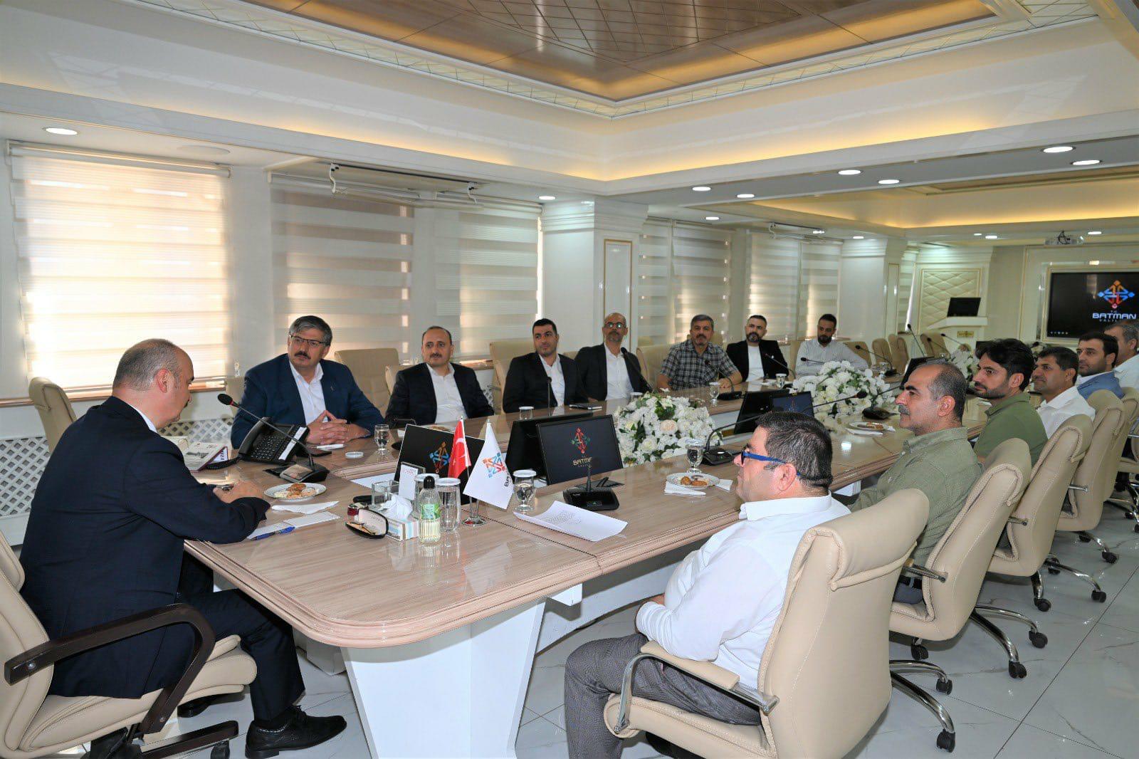 Başkan Çiftçi, esnafın sorunlarını Vali Canalp’a iletti