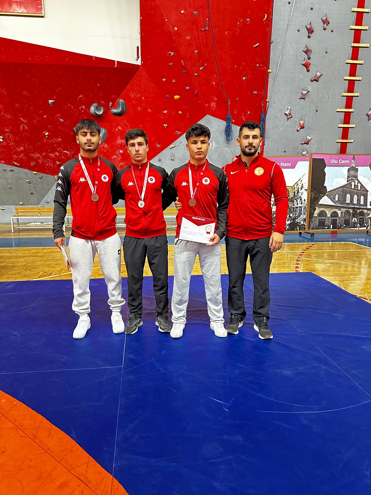 Batmanlı Güreşçiler Türkiye Dereceleriyle Döndü