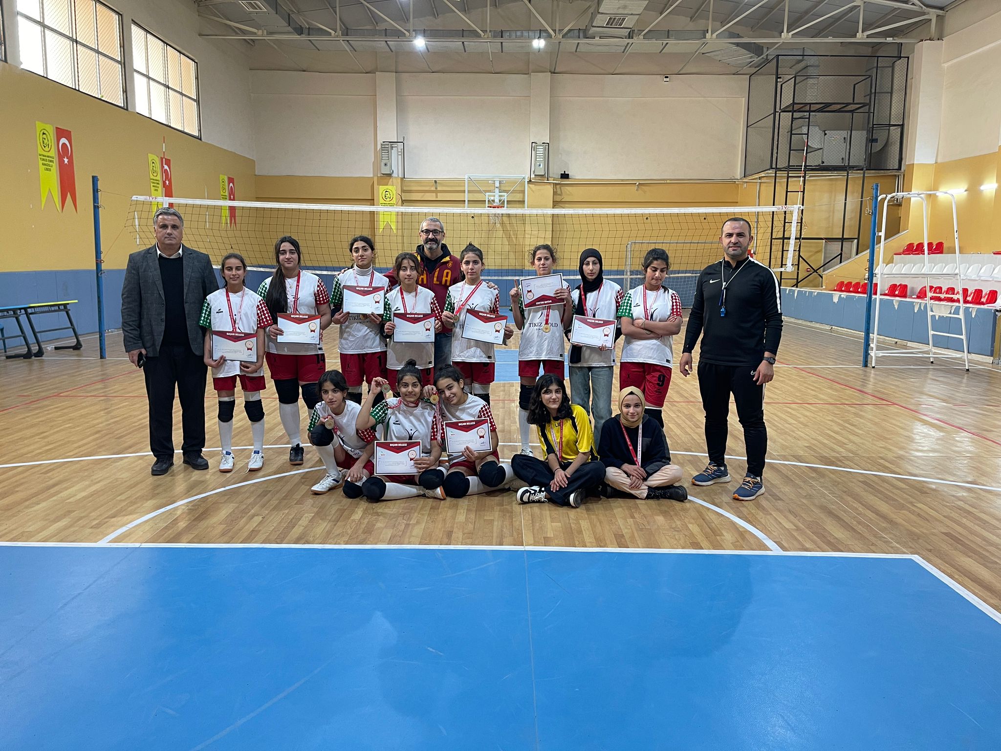 Bıçakçı Köyü Ortaokulu’ndan çifte şampiyonluk