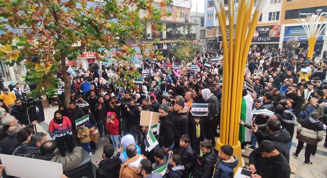 Batman’da Suriyeliler, Esad Rejiminin Düşüşünü Coşkuyla Kutladı