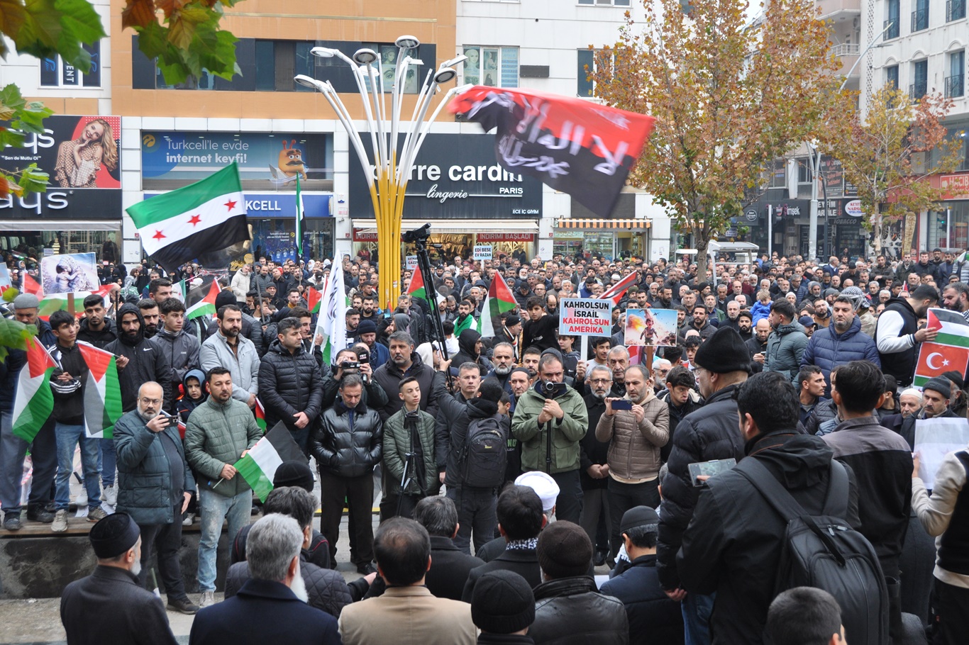 Batman’da “Gazze’ye Nefes Ol” Sloganıyla Kitlesel Basın Açıklaması