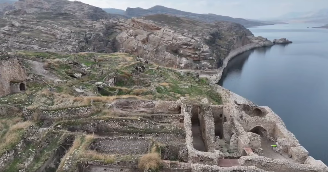 Hasankeyf Kalesi’nde Yeni Gezi Rotaları Tamamlandı
