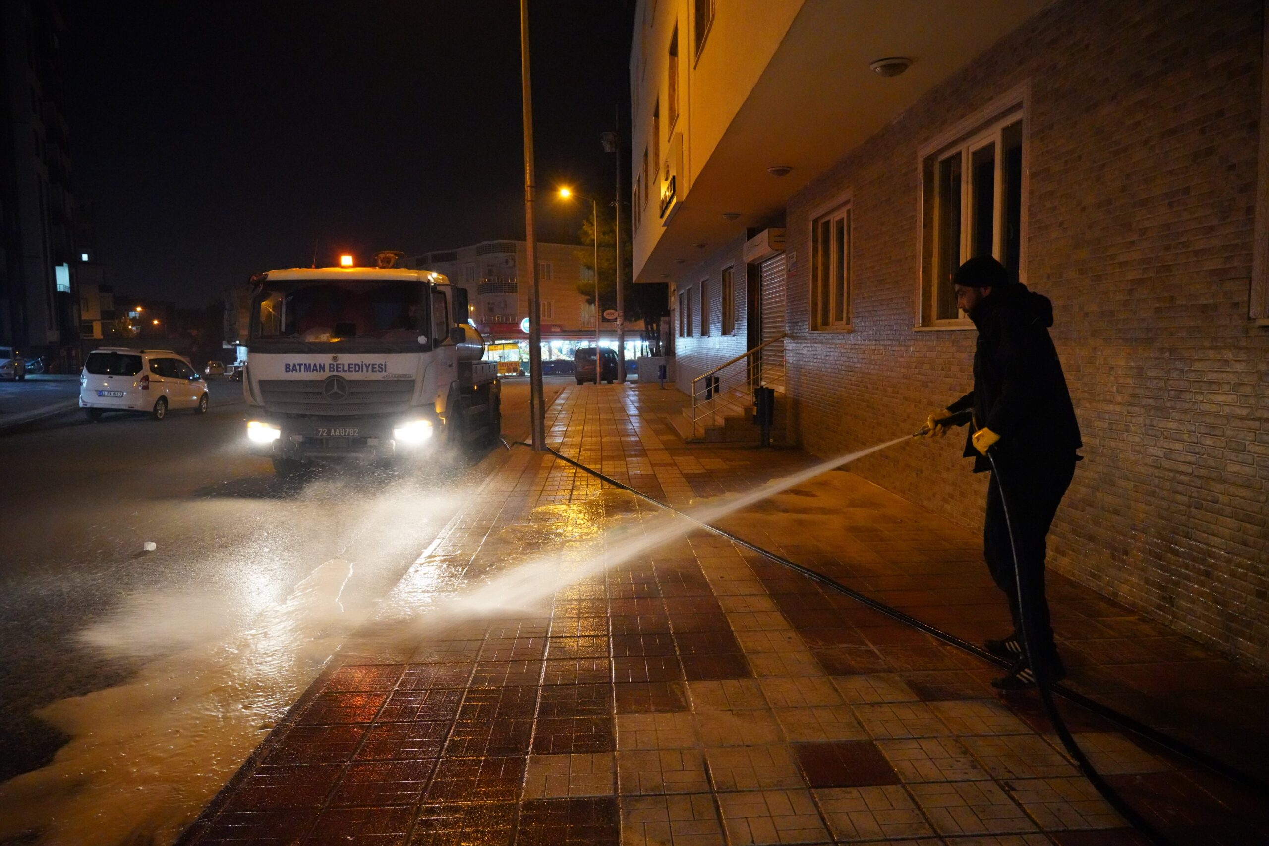 Belediye, Taziye evleri çevresini temizledi